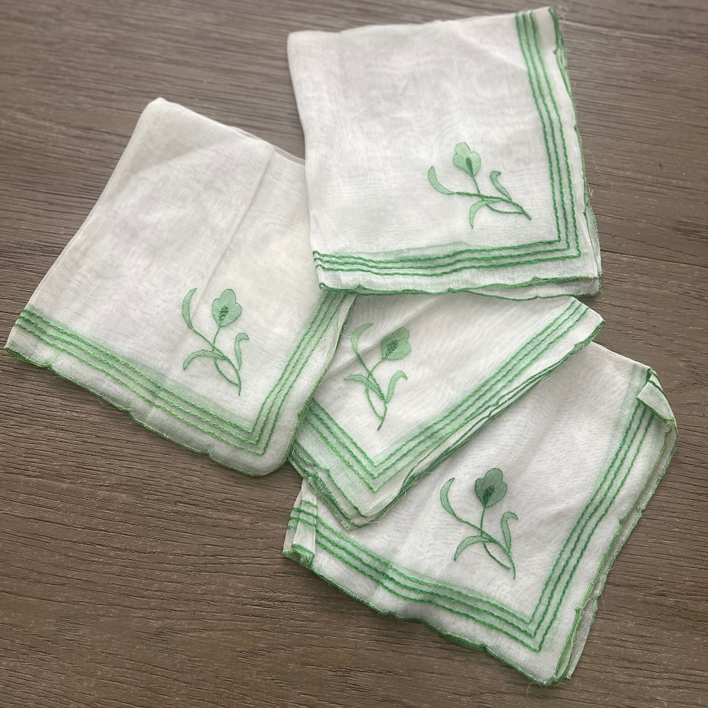 Vintage Napkins Set of 4  Green & White Embroidered Napkins